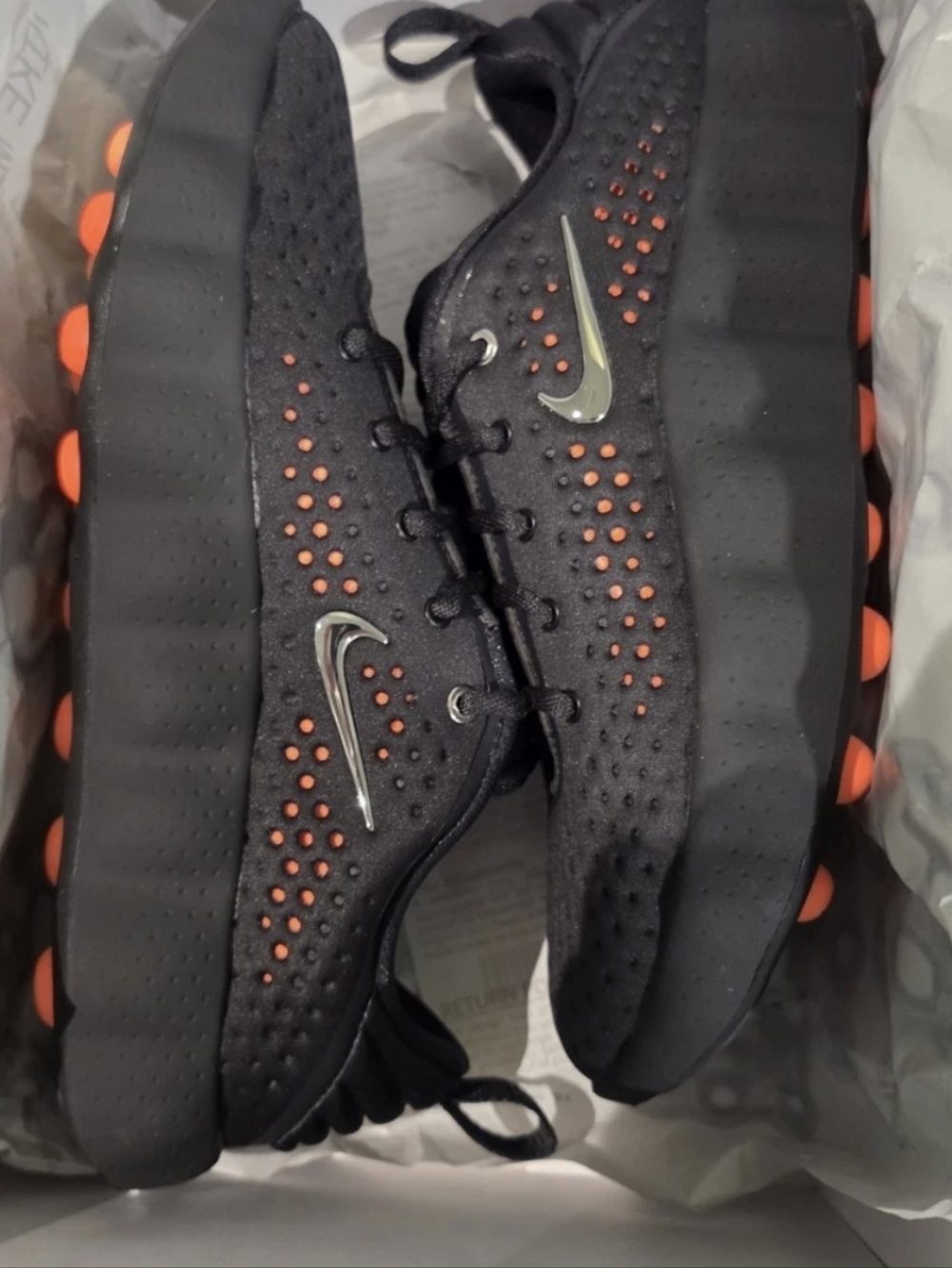 ***FIT SNUG*** Men's Size 10 Nike Mind 002 Black Chrome Hyper Crimson Sneakers